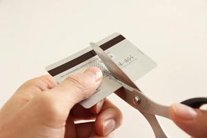 古いクレジットカードの処分方法